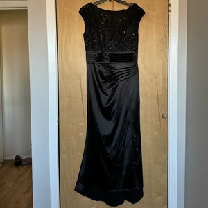 Black Tie Gown, M